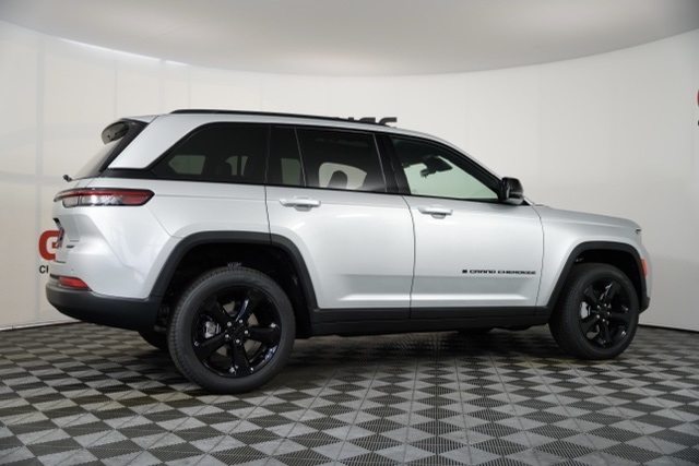 2025 Jeep Grand Cherokee Limited photo 34
