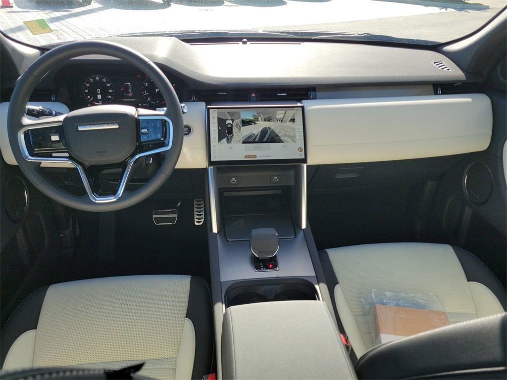2025 Land Rover Discovery Sport SE photo 13