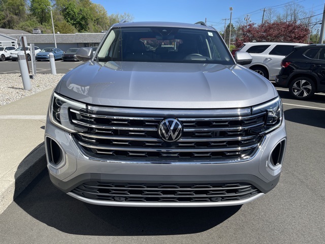 2024 Volkswagen Atlas SEL photo 4