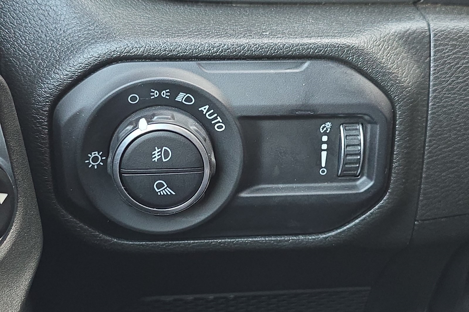 2023 Jeep Gladiator Sport photo 30