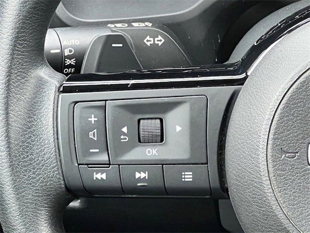 2022 Nissan Rogue SV photo 26