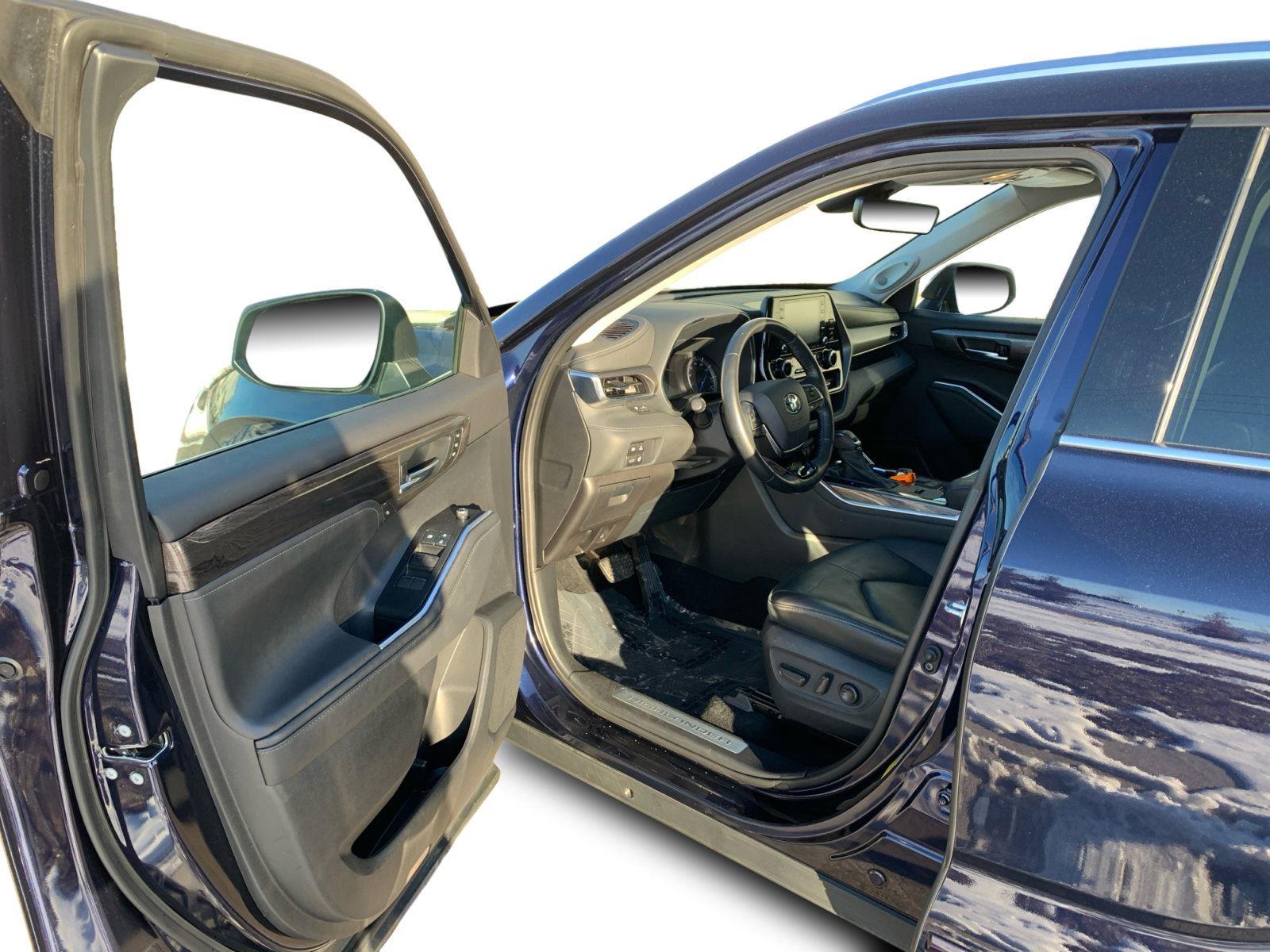 Used 2021 Toyota Highlander Limited with VIN 5TDDBRCH7MS524072 for sale in Kansas City