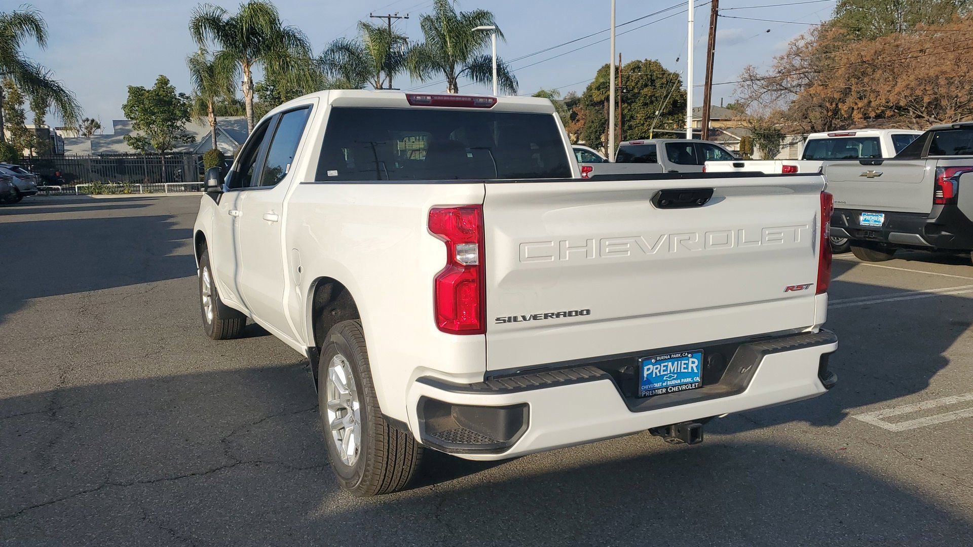 2025 Chevrolet Silverado 1500 RST photo 2