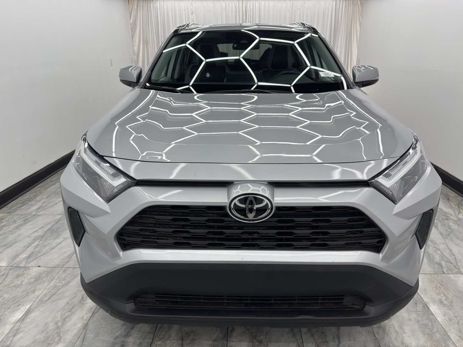 2022 Toyota RAV4 XLE photo 2
