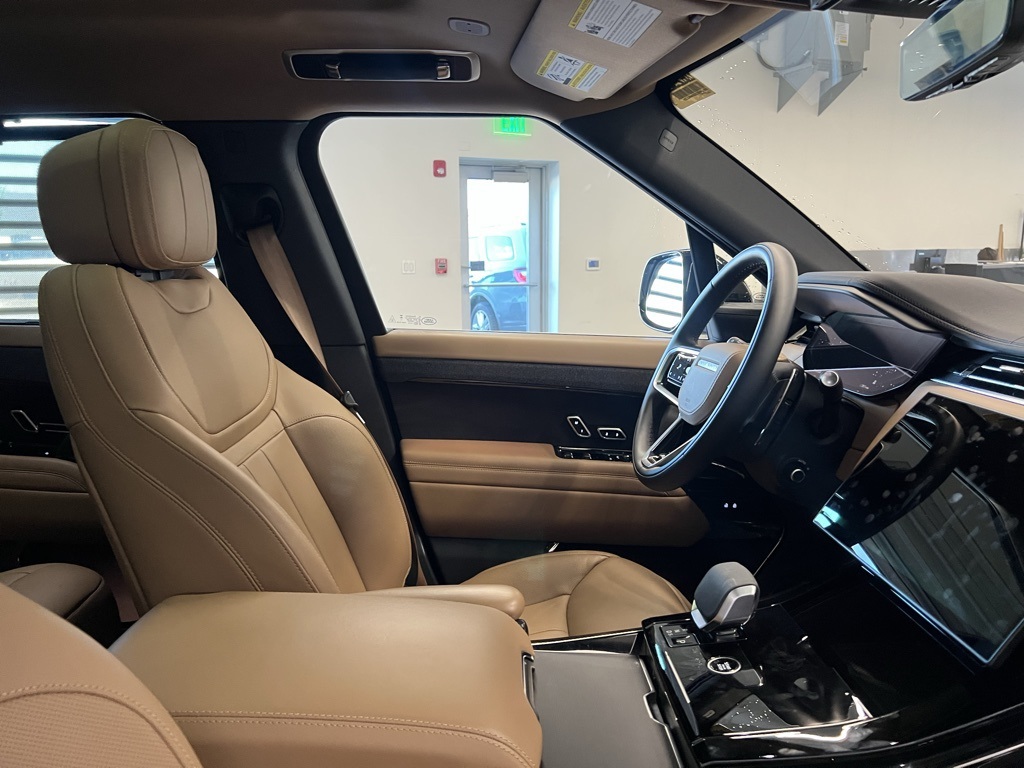 2025 Land Rover Range Rover Sport SE photo 30