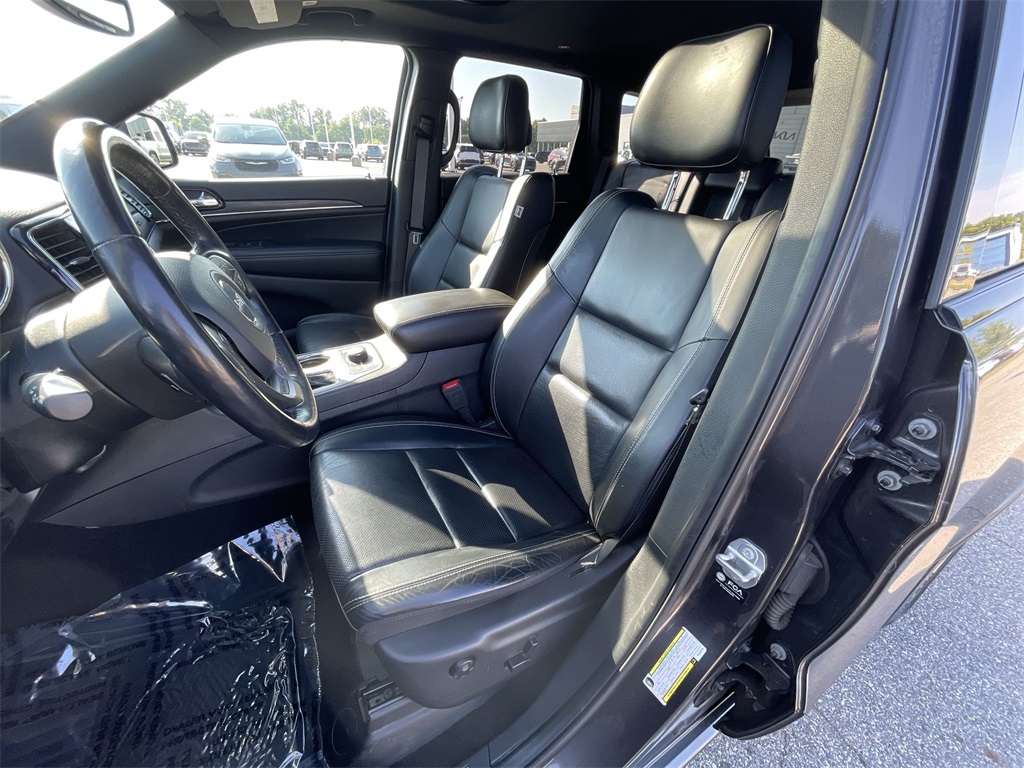 2021 Jeep Grand Cherokee Anniversary Edition photo 10