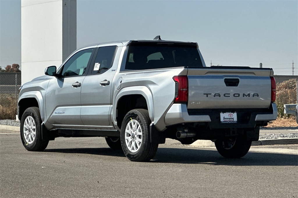 2025 Toyota Tacoma SR5 Double Cab photo 6