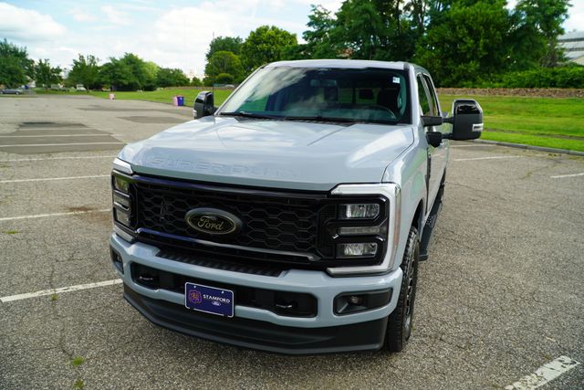 2025 Ford F-250 Lariat photo 3