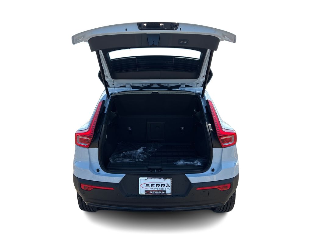 2026 Volvo XC40 AWD Plus photo 15