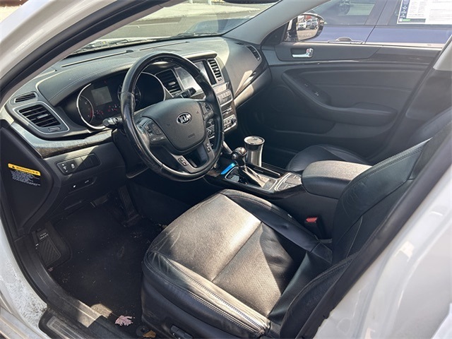2014 Kia Cadenza Premium photo 4