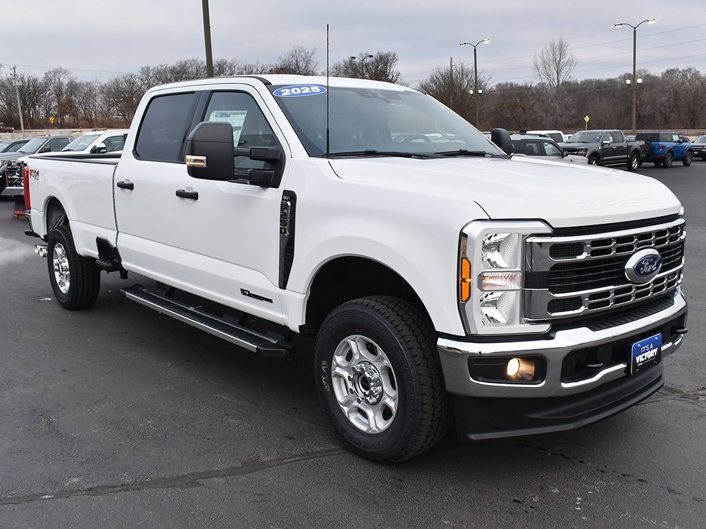 2025 Ford F-250 XLT photo 9