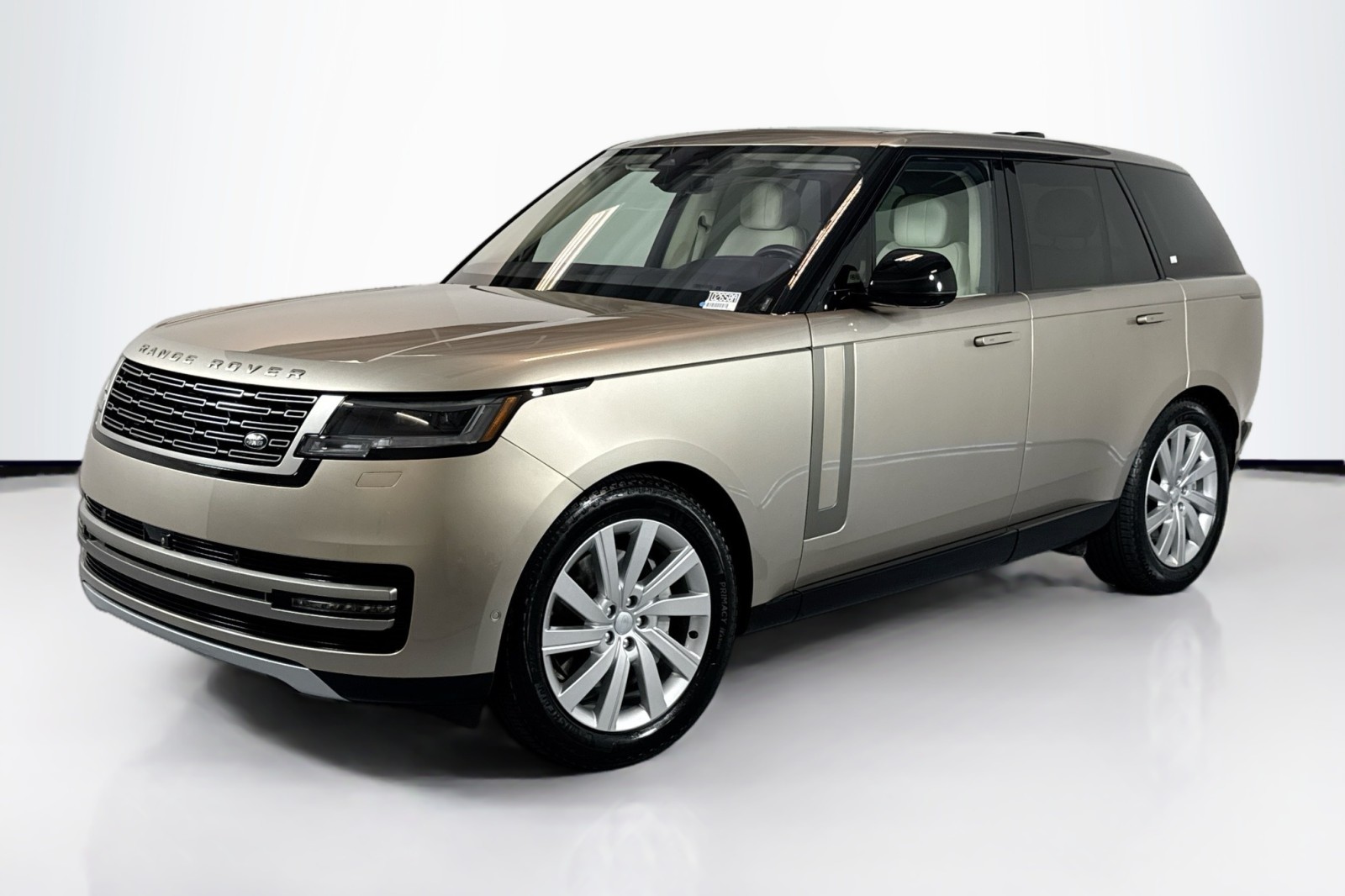 2023 Land Rover Range Rover SE's photo