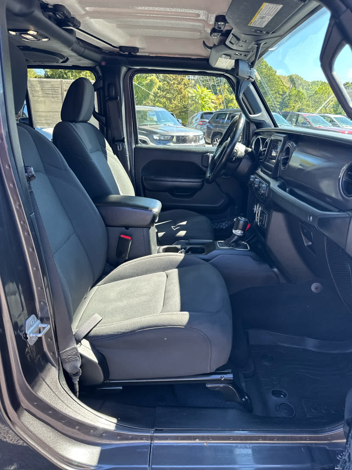 2023 Jeep Wrangler Willys photo 21