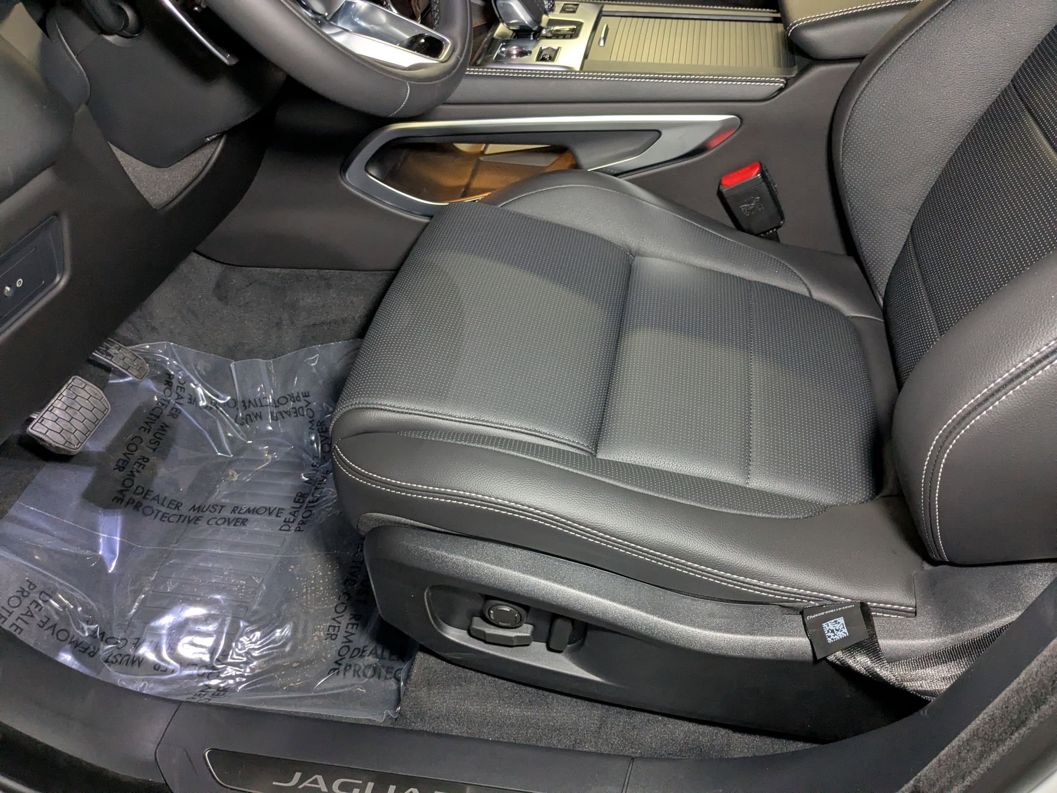 2026 Jaguar F-PACE P250 R-Dynamic S photo 4