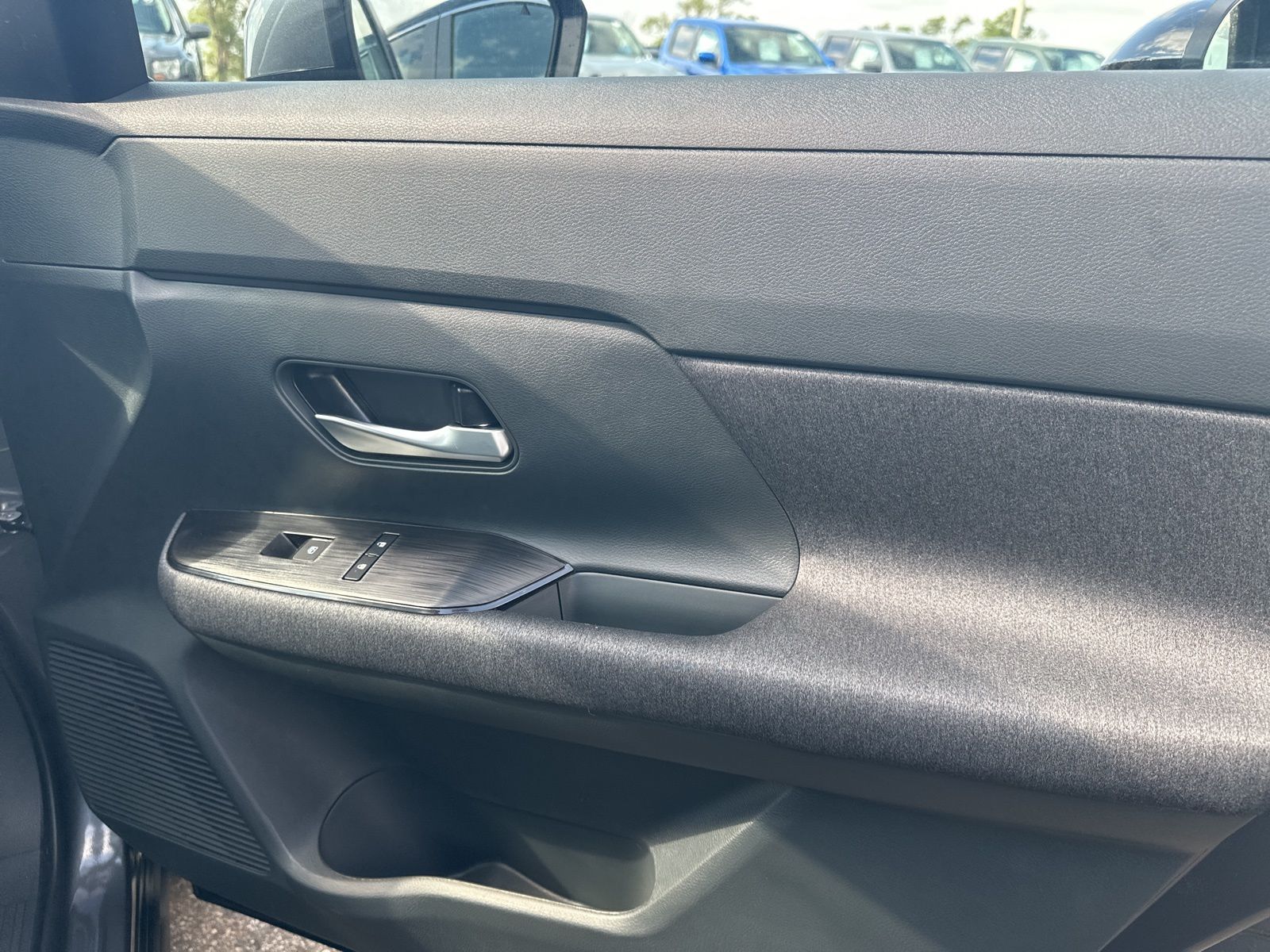 2025 Nissan Kicks SV photo 35