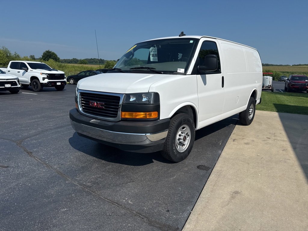 2023 Gmc Savana Cargo 2500 photo 3