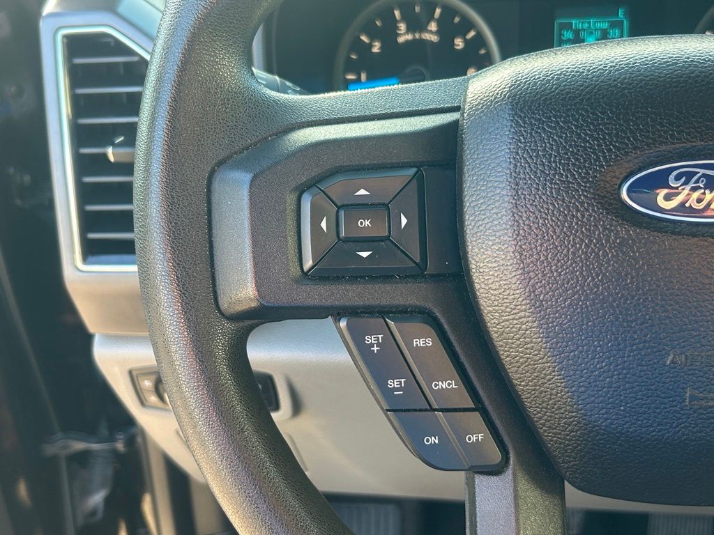 2017 Ford F-150 XLT photo 31