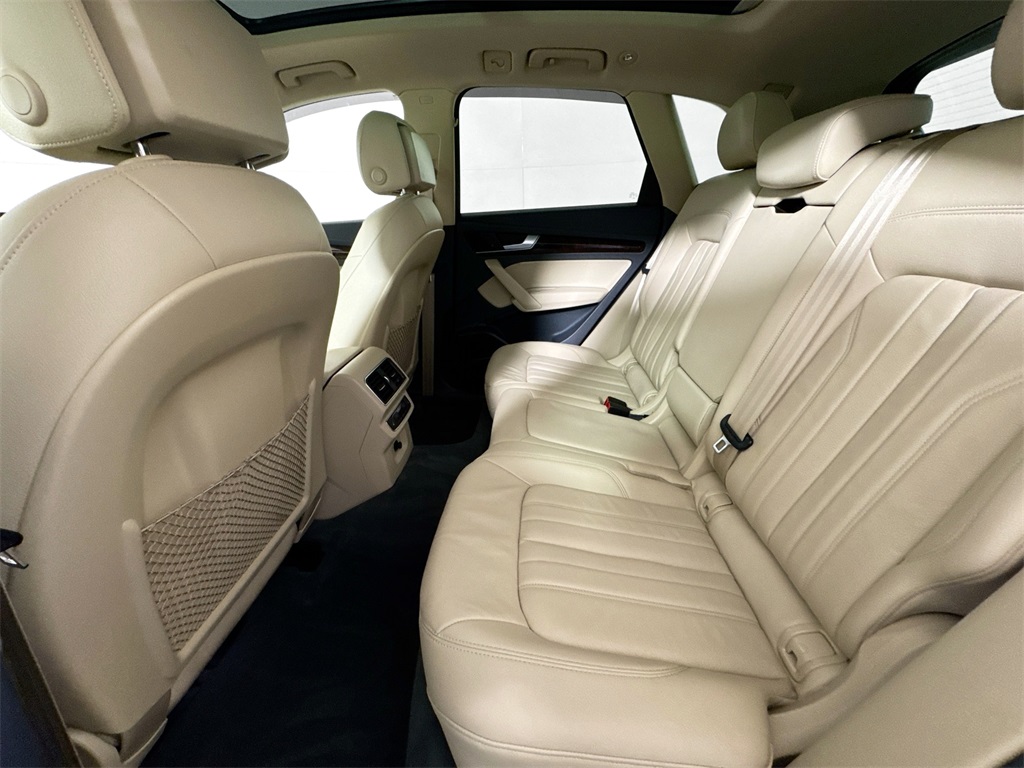 2018 Audi Q5 2.0T Premium Plus photo 14