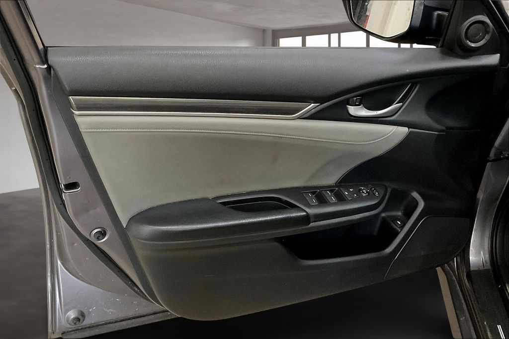 2020 Honda Civic EX-L photo 19