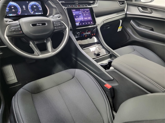 2025 Jeep Grand Cherokee Laredo X photo 29