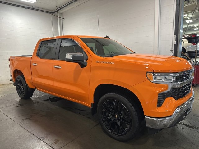 2025 Chevrolet Silverado 1500 LT photo 3