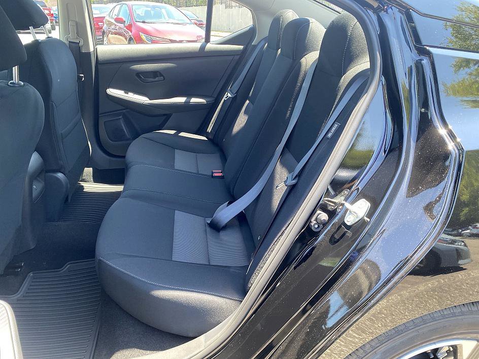 2025 Nissan Sentra SV photo 19