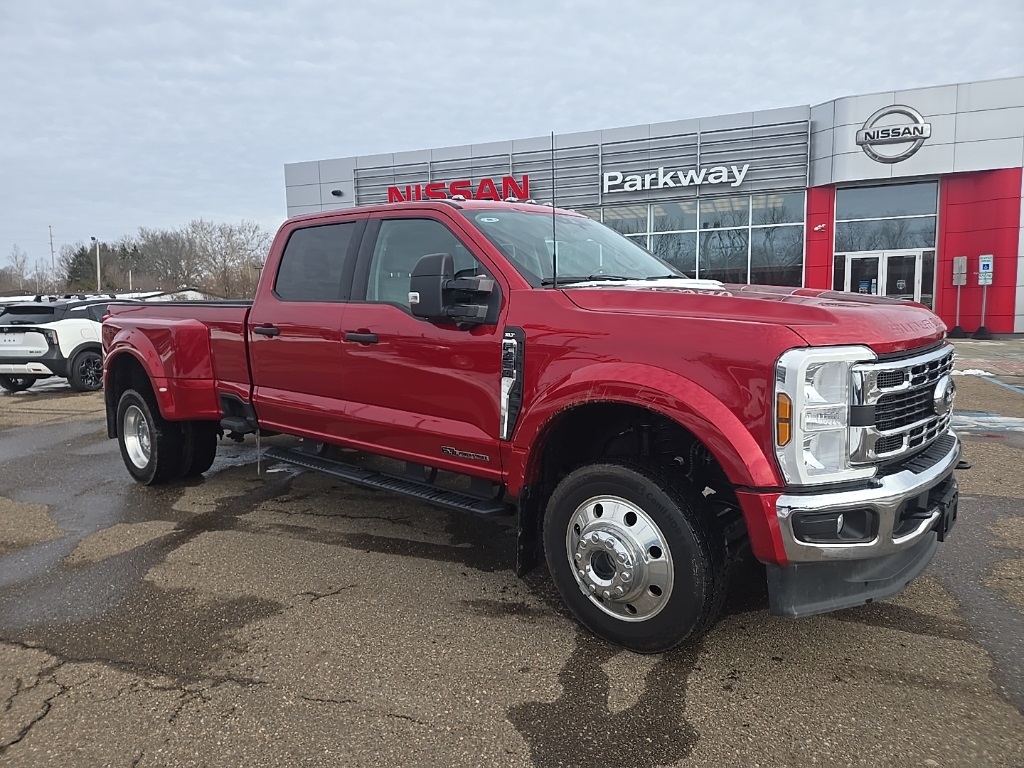 2024 Ford F-450 Super Duty XLT's photo