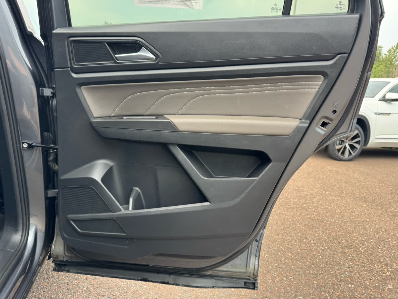 2023 Volkswagen Atlas Cross Sport V6 SE Technology photo 38