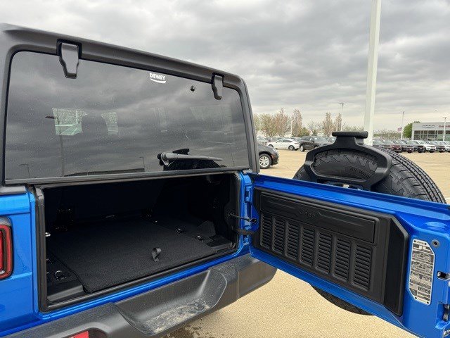 2025 Jeep Wrangler Sport S photo 28