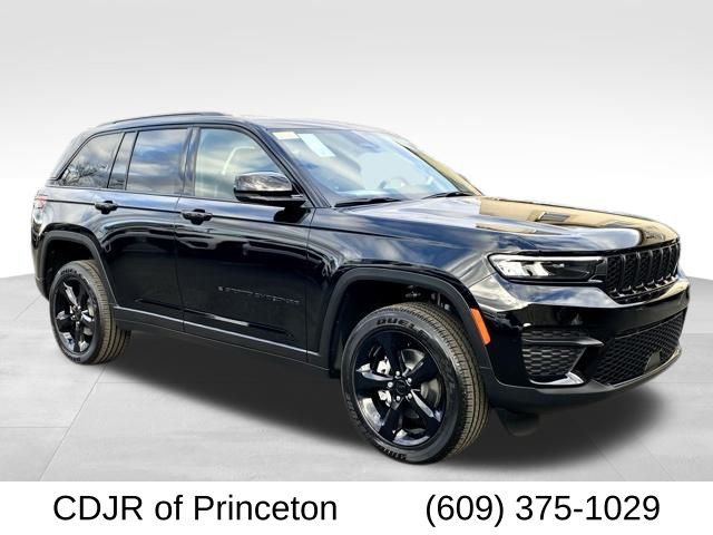 2025 Jeep Grand Cherokee Altitude's photo