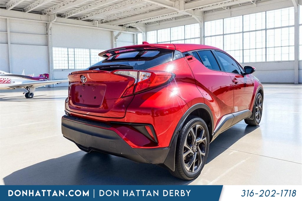 2021 Toyota C-HR XLE photo 29