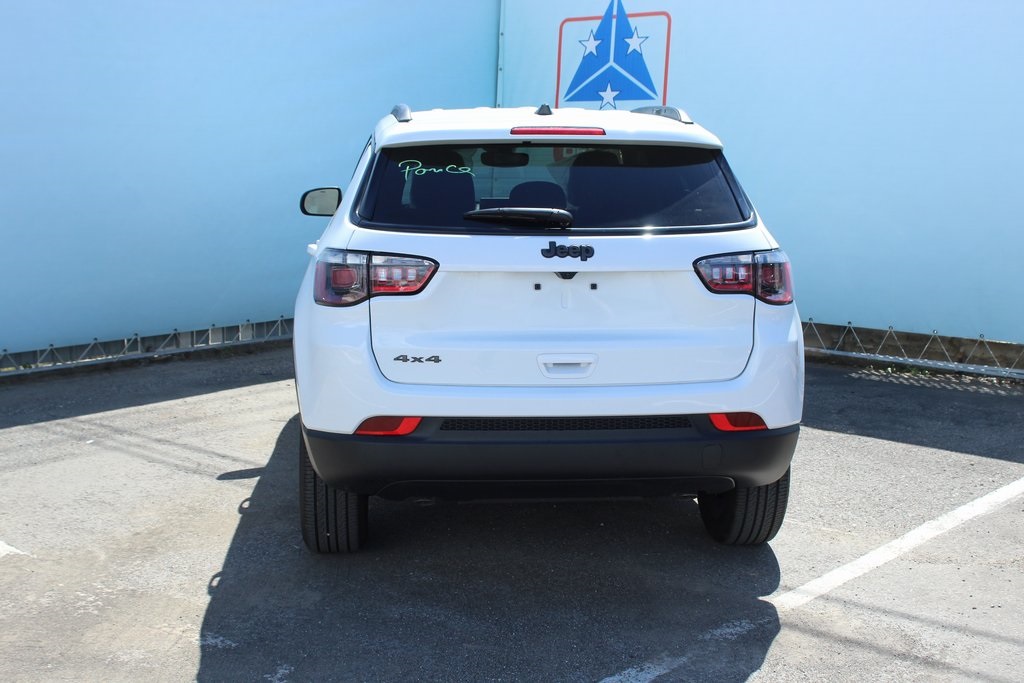 2026 Jeep Compass Latitude photo 3