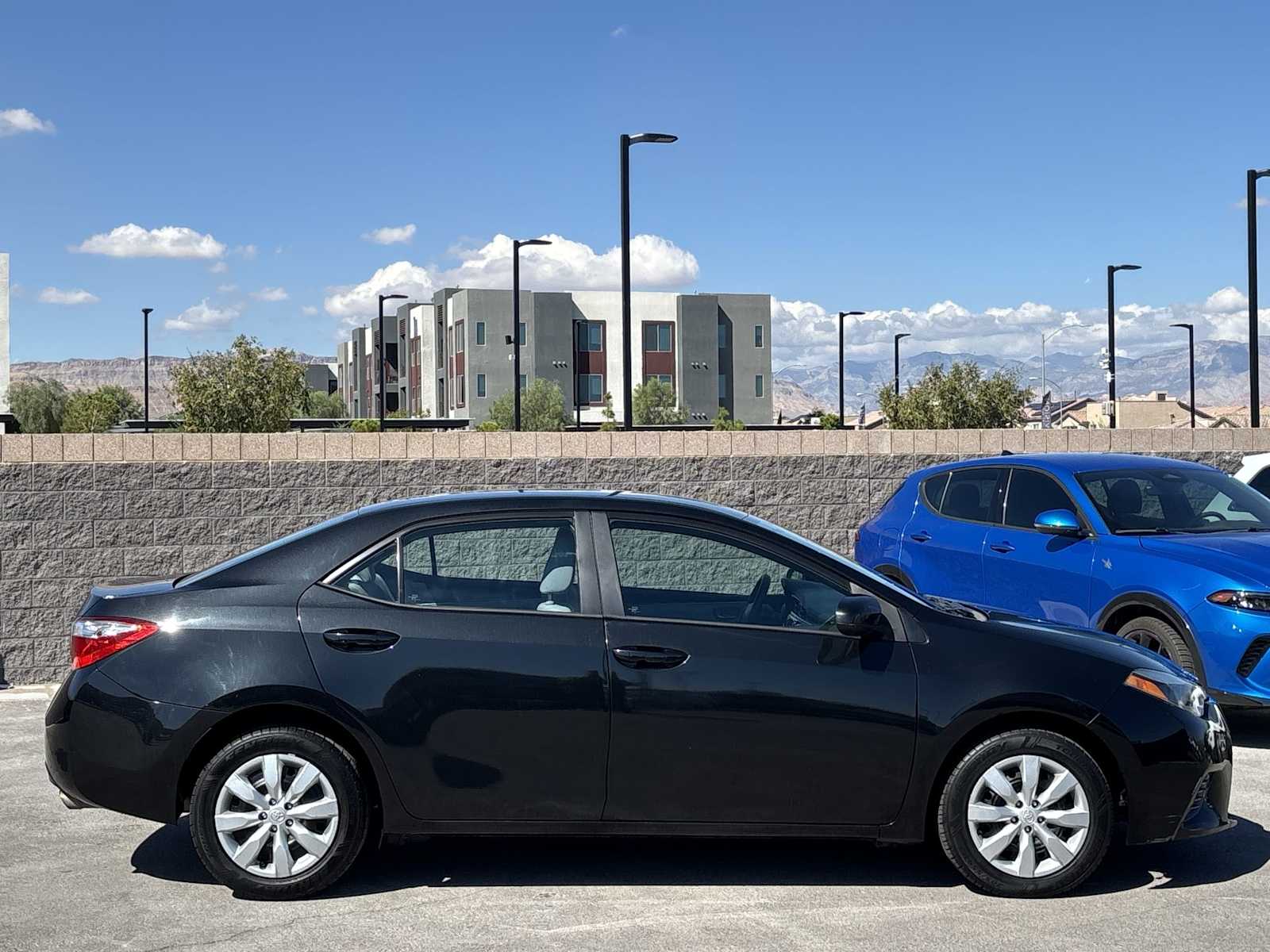 2016 Toyota Corolla LE photo 10