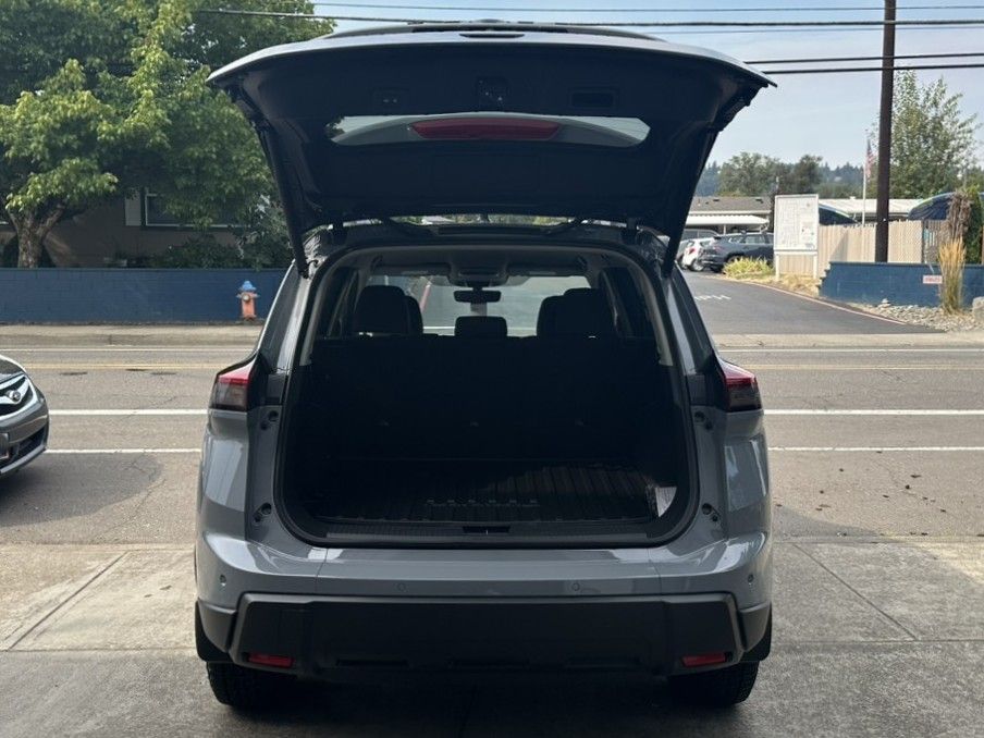 2026 Nissan Rogue SV photo 3