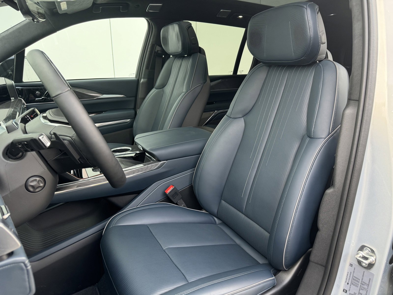 2025 Cadillac Escalade IQ Sport photo 10