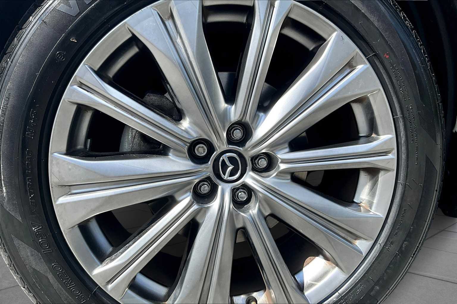 2023 Mazda CX-9 Signature photo 7