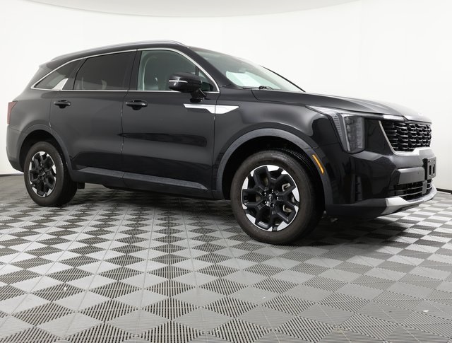 2024 Kia Sorento S photo 3