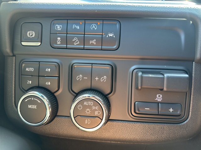 2025 Chevrolet Tahoe Premier photo 18