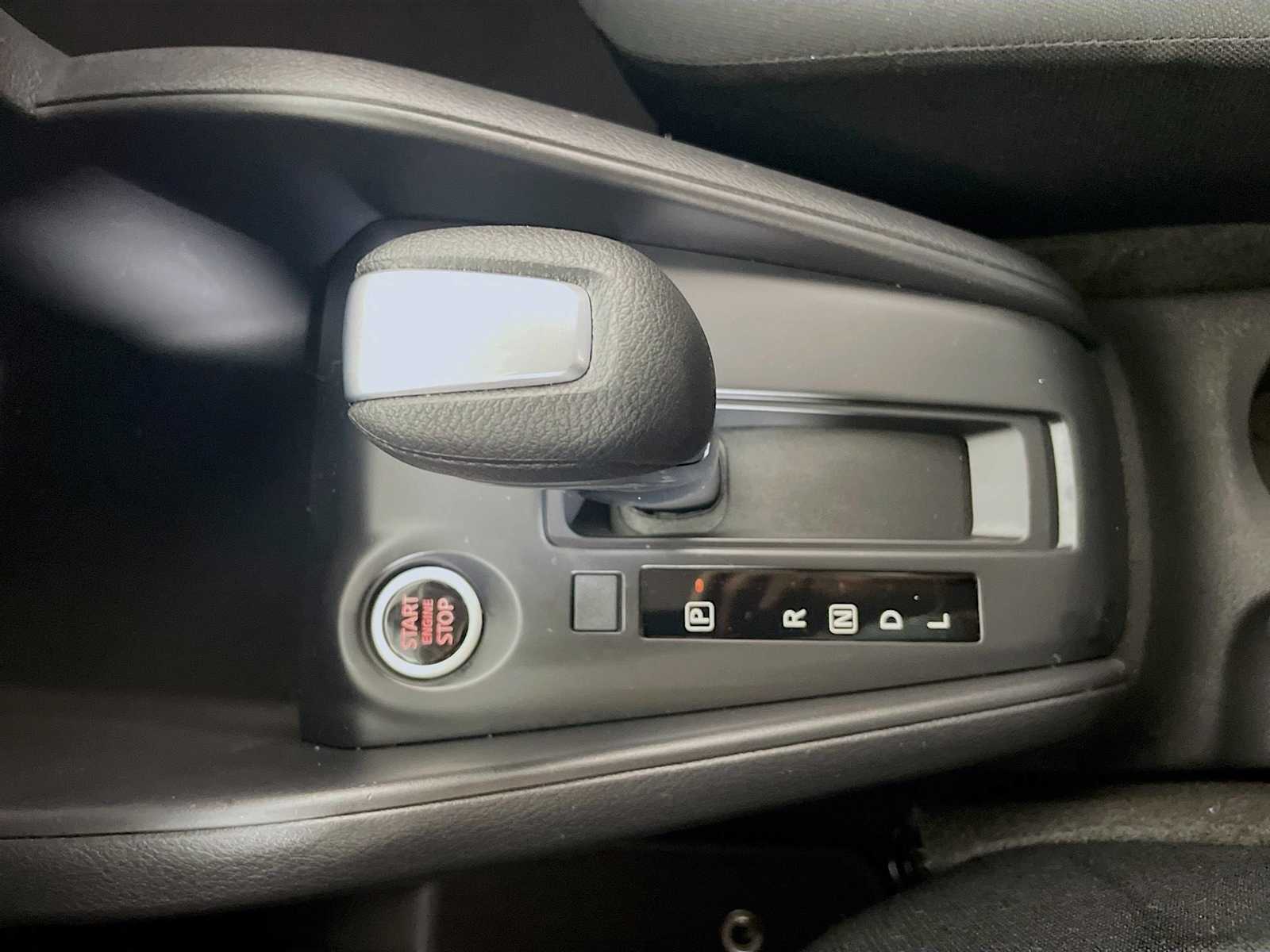 2024 Nissan Kicks S photo 12