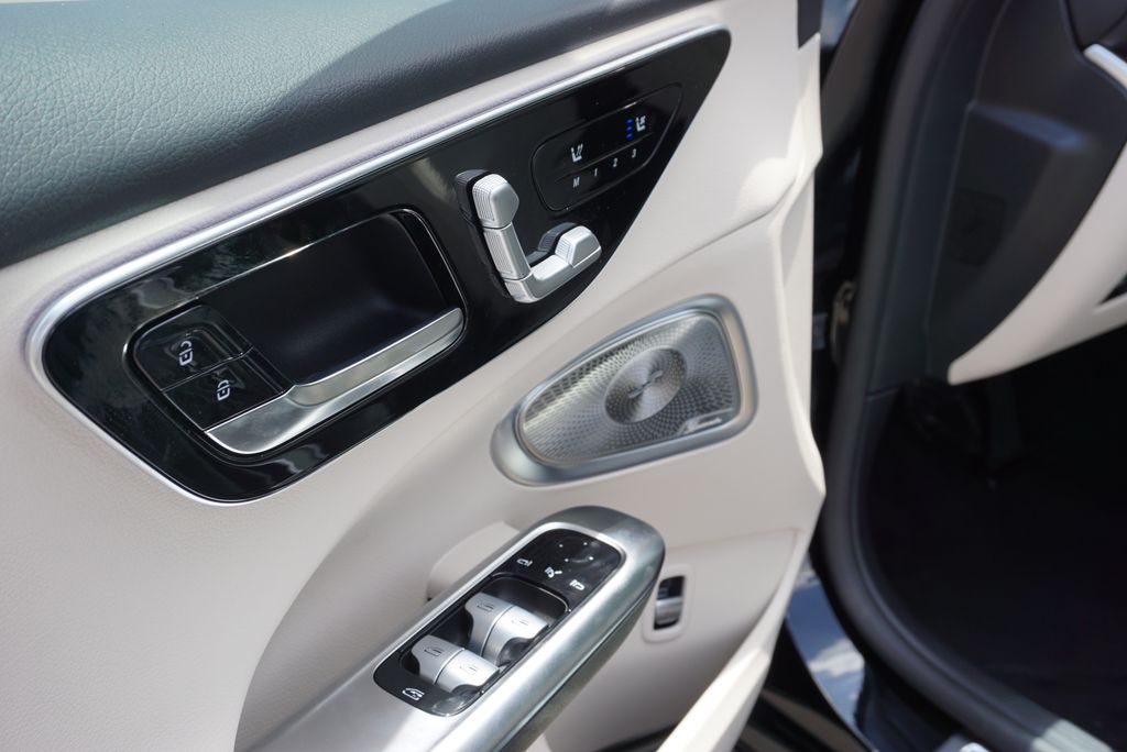 2025 Mercedes Benz C 300 photo 19