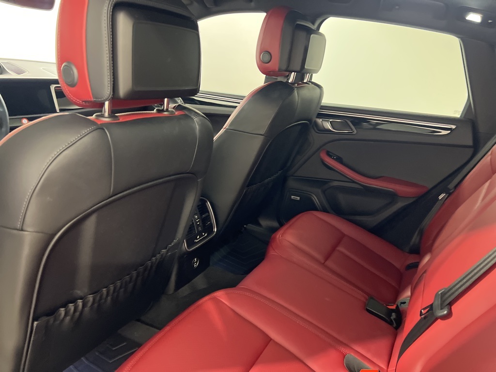 2023 Porsche Macan Base photo 19