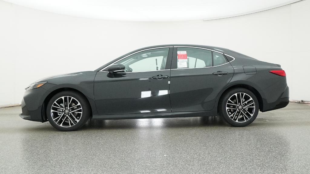 2025 Toyota Camry XLE photo 10