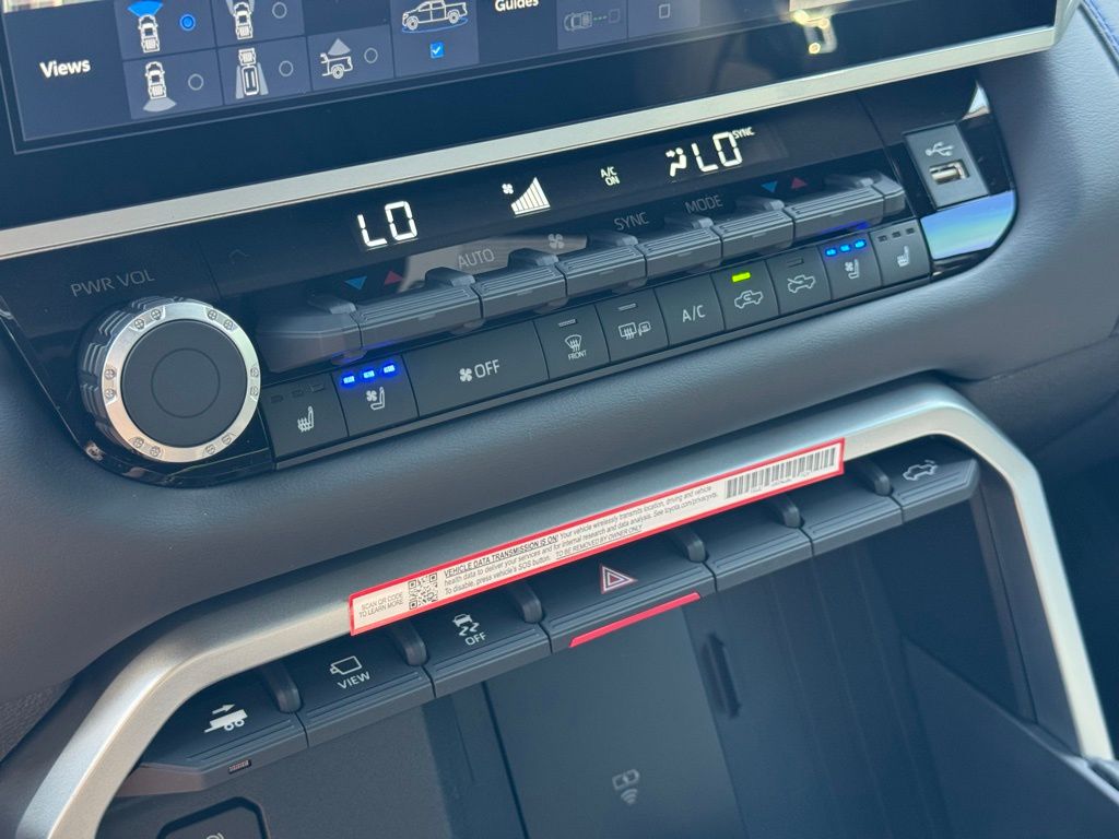 2025 Toyota Tundra Platinum CrewMax photo 27