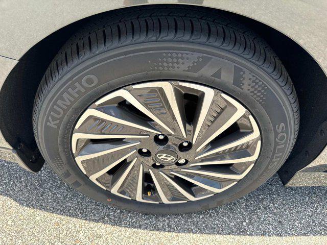 2025 Hyundai Sonata Hybrid Limited photo 28