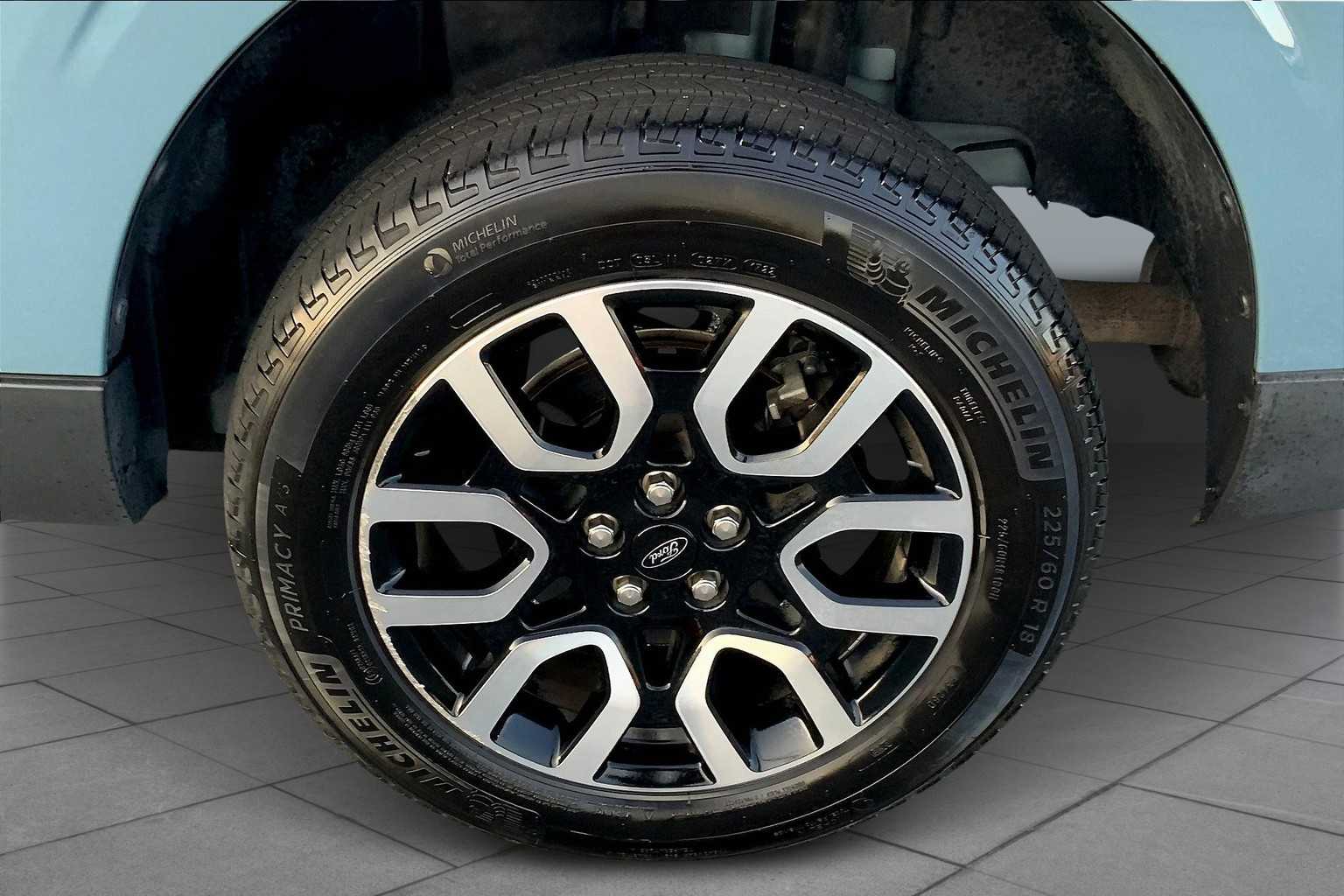 2022 Ford Maverick Lariat photo 9