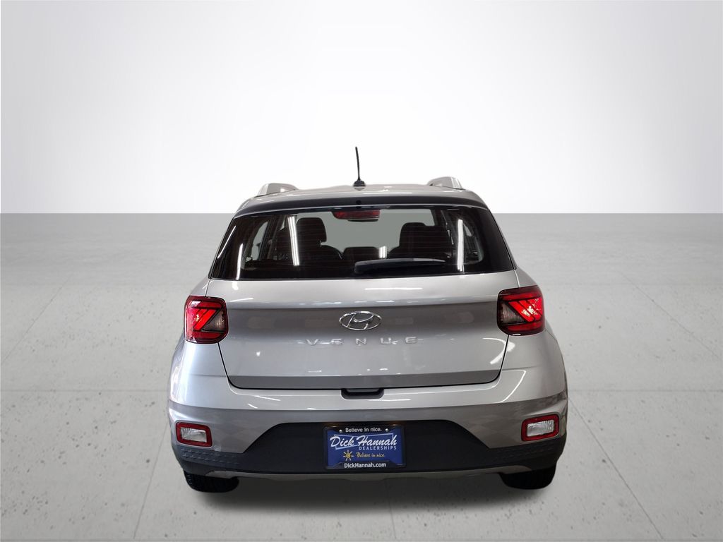 2023 Hyundai Venue SEL photo 11