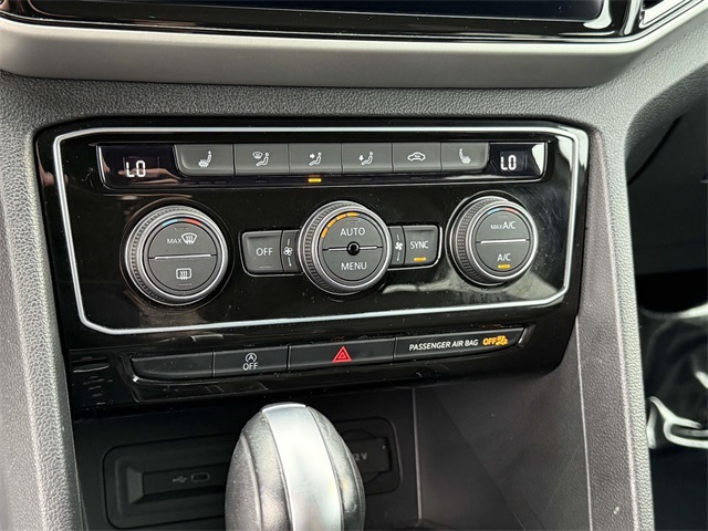 2022 Volkswagen Atlas Cross Sport V6 SE Technology photo 19