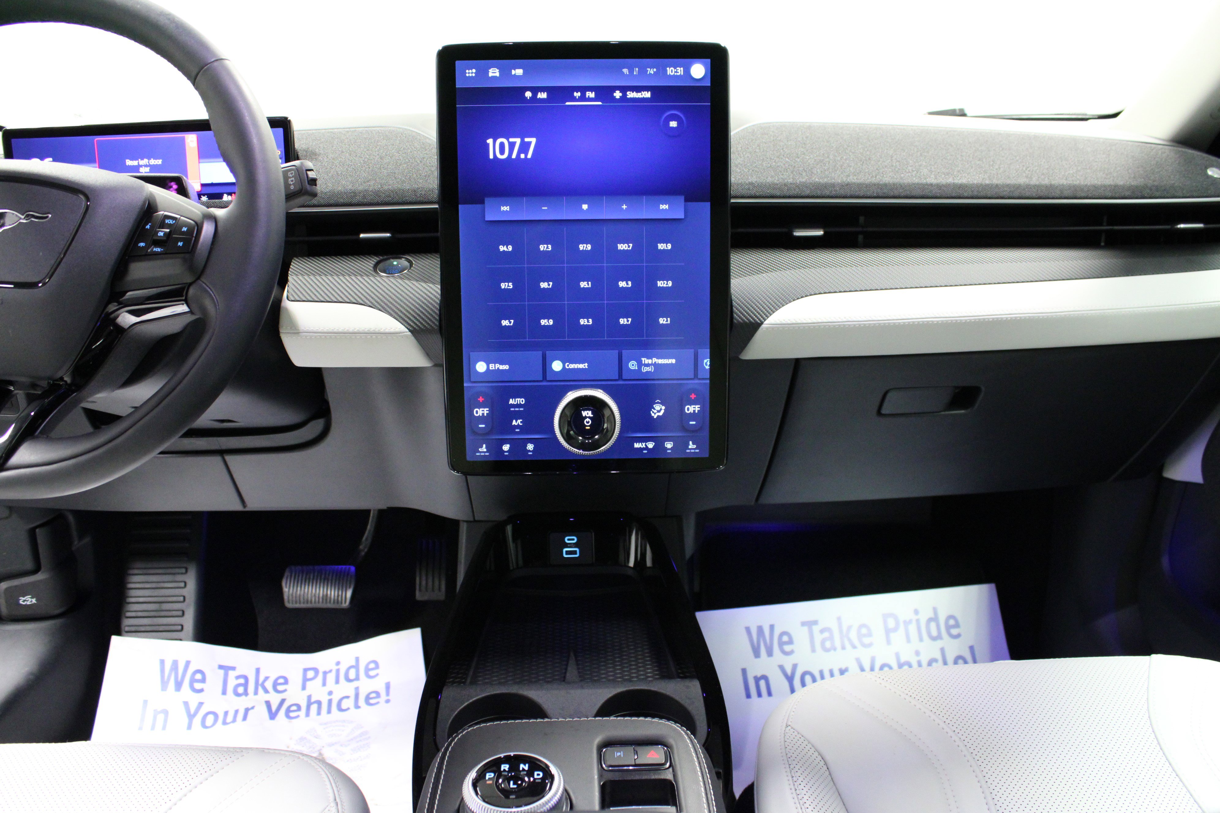 2023 Ford Mustang Mach-E Premium photo 16