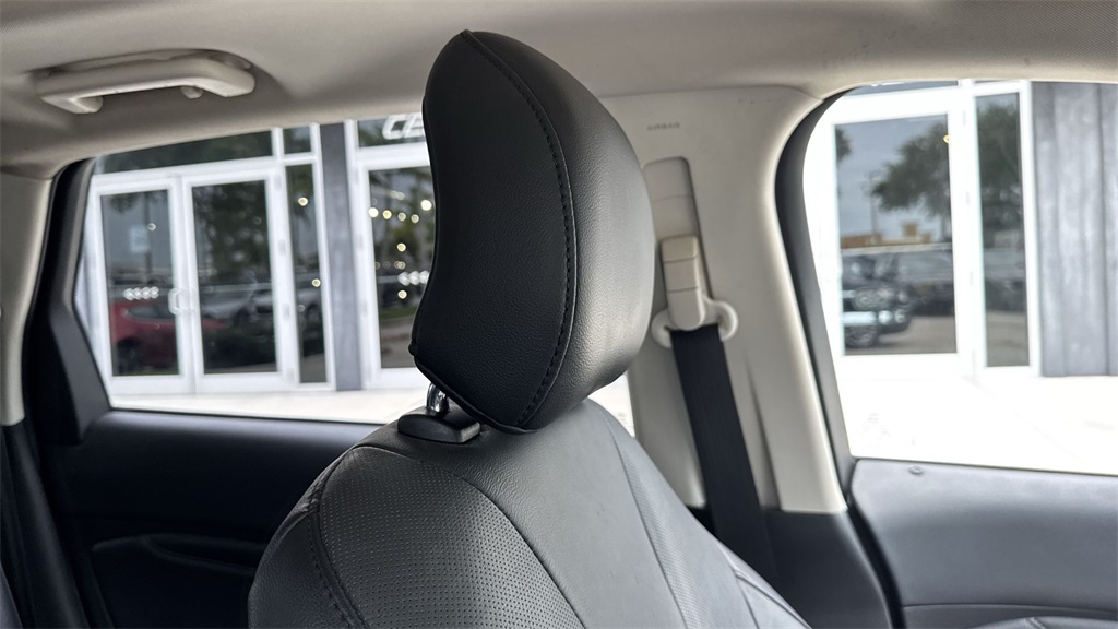 2017 Ford Edge Titanium photo 19