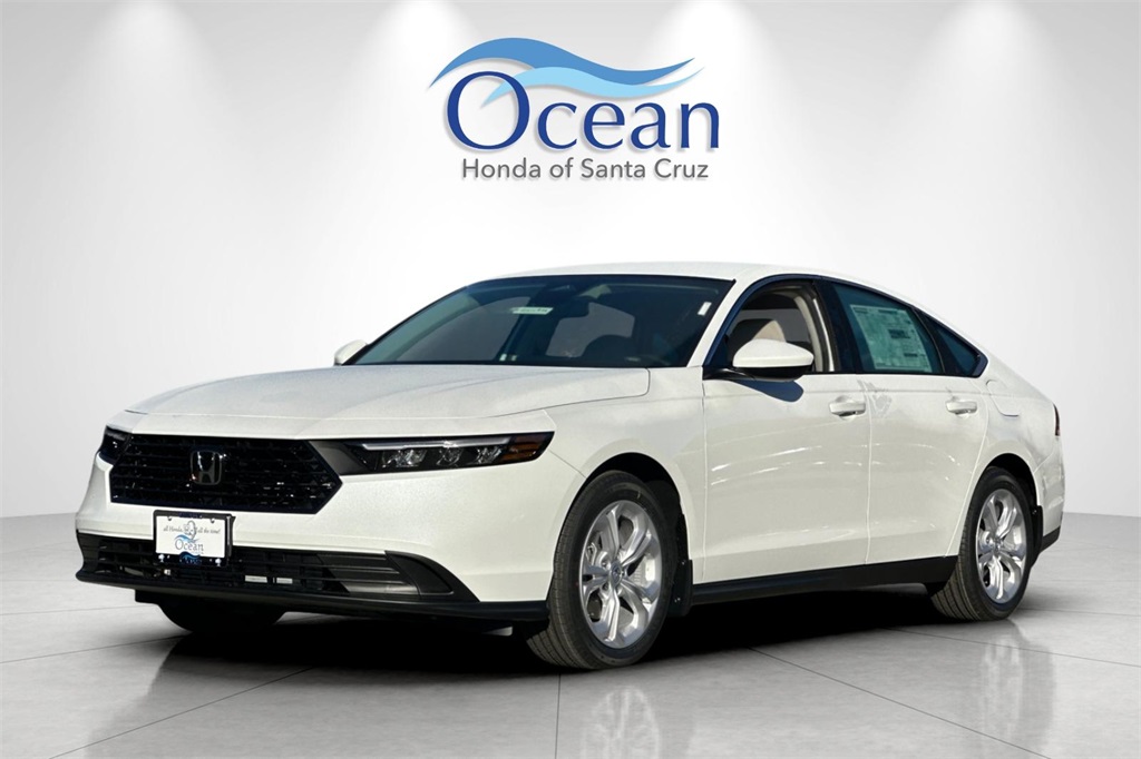 2025 Honda Accord LX photo 3